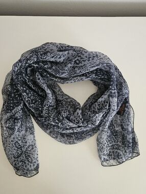 MARC ROZIER PARIS Blue Medallion Print Sheer Silk Scarf | SZ 35"